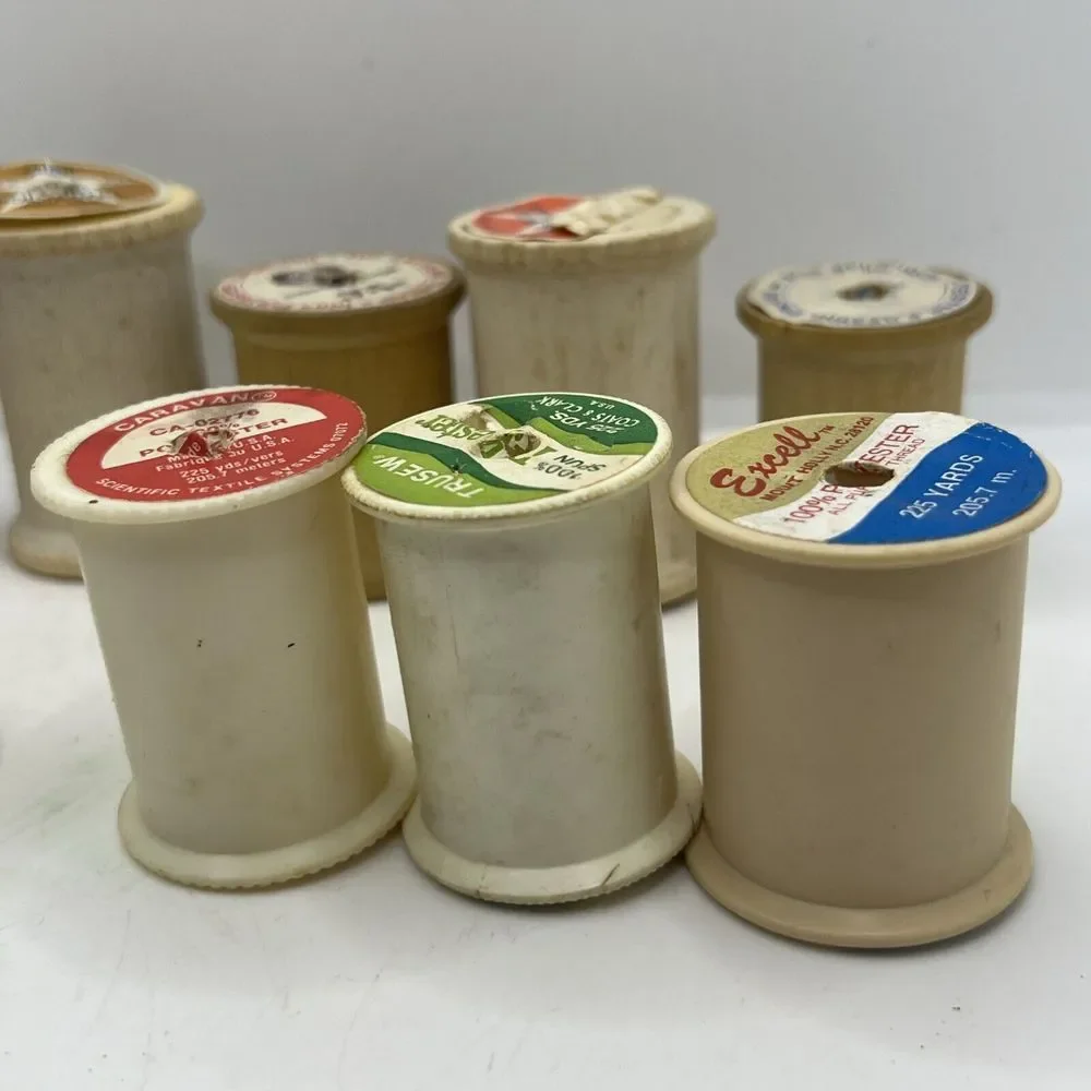 10 Vintage Empty Sewing Spools 5 Wooden, 3 Plastic, 2 Styrofoam‎